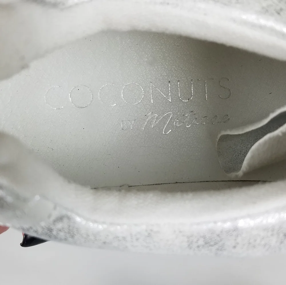 Coconuts by Matisse Casual Silver Sneakers Size 8